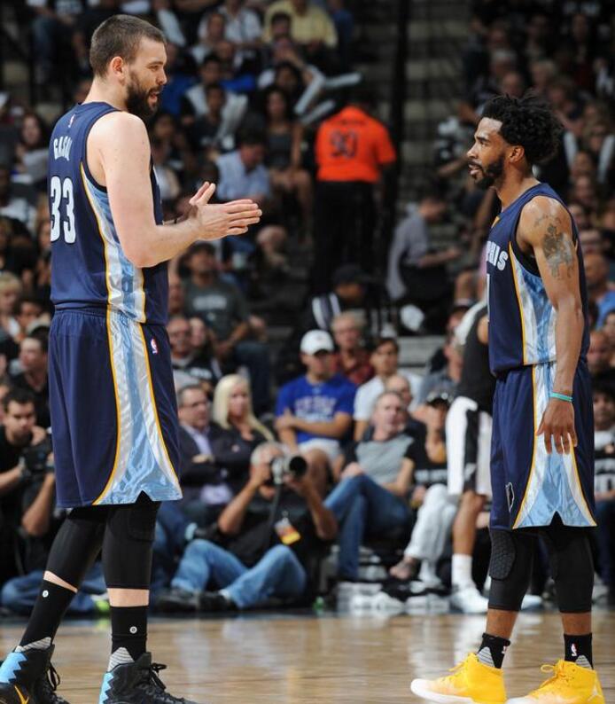 年轻的羽毛 年轻的羽毛