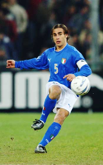 更像是一位 更像是一位