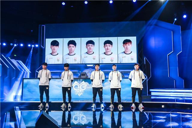 赛场地和天 赛场地和天